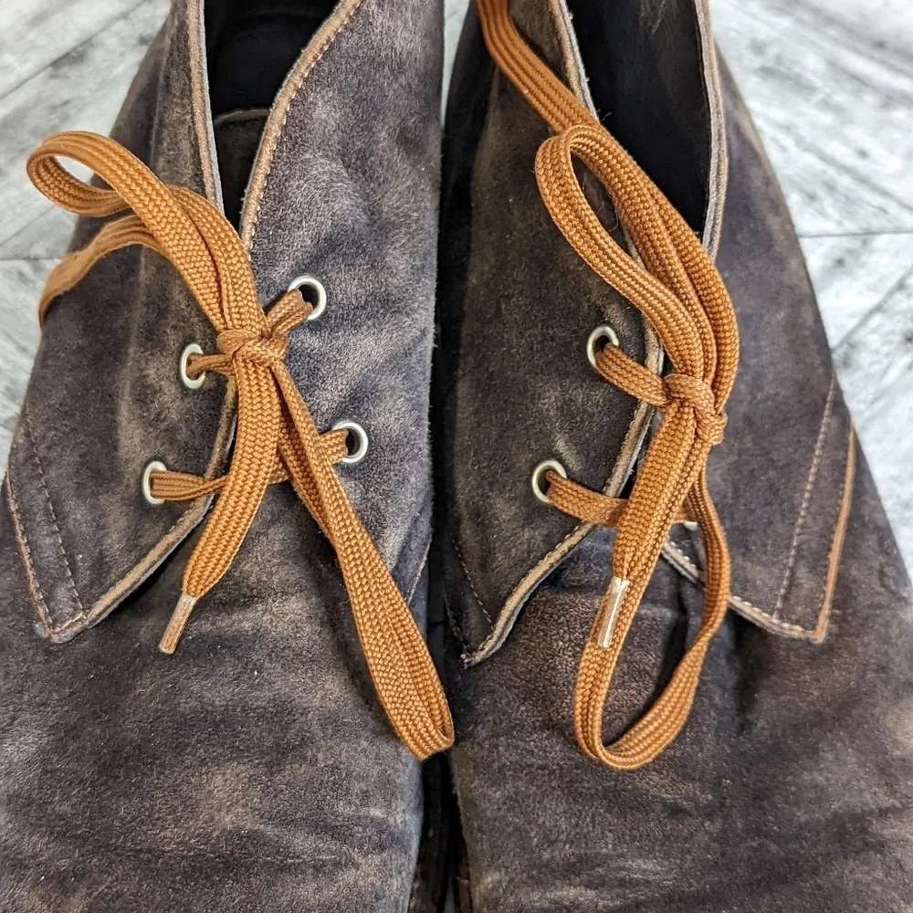 Donald J.Pliner Brown Distressed Eliot Chukka Boots...Size 9M